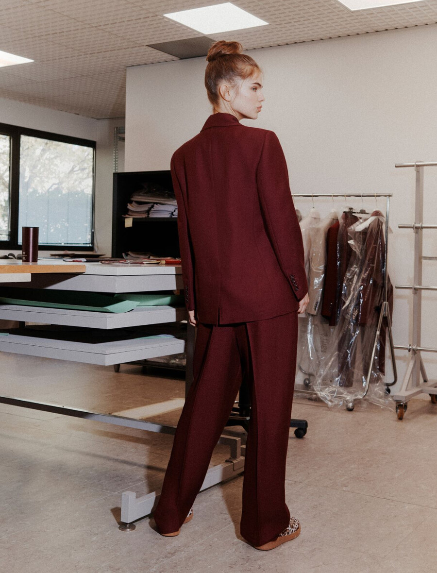 oversized-blazer im dekonstruierten stil – bordeaux
