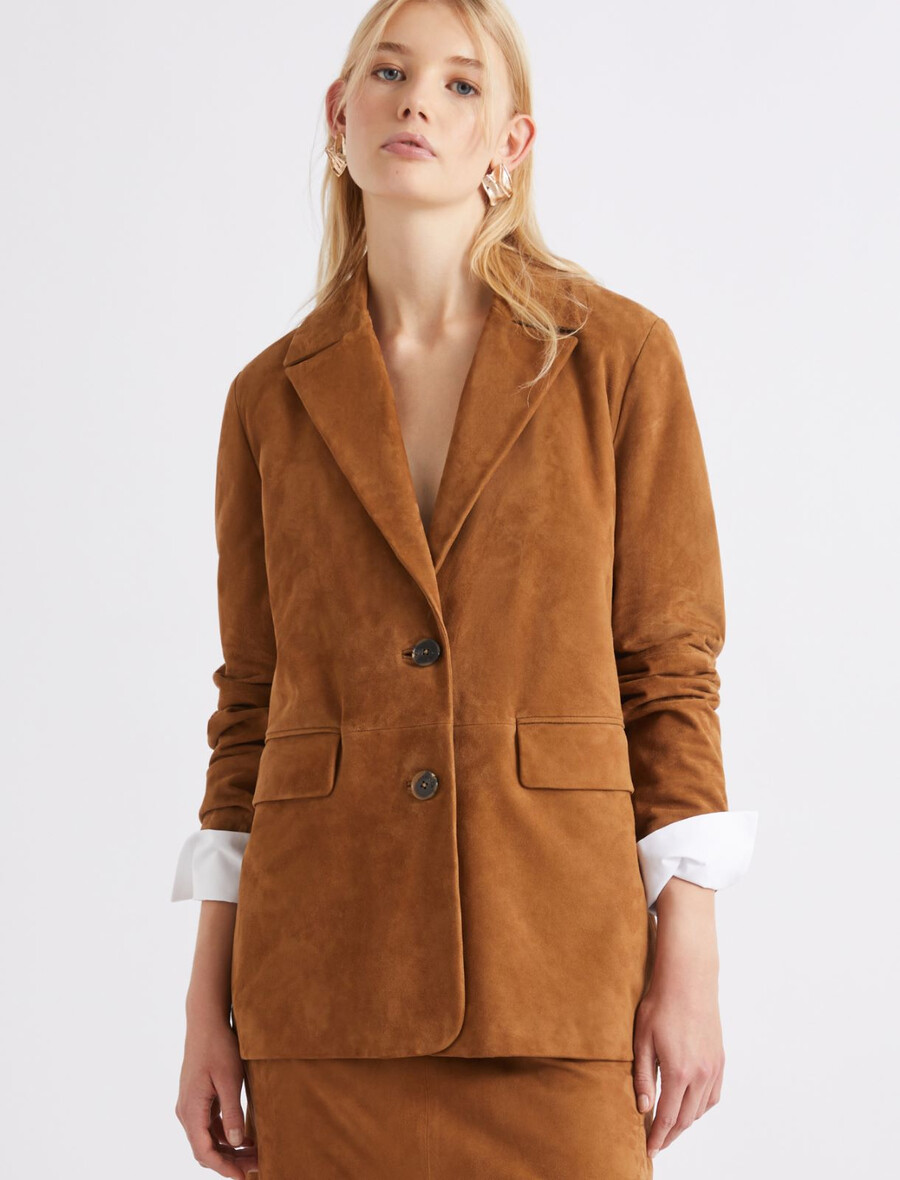 halbtaillierter wildlederblazer – camel