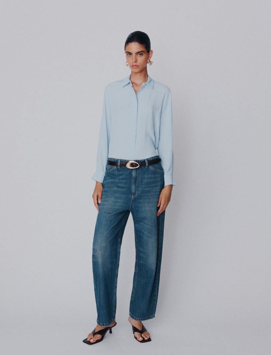 hochgeschnittene mom-jeans – marineblau