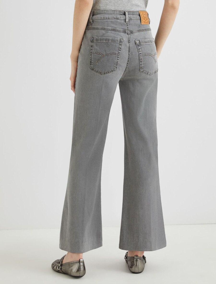 weit geschnittene verkürzte jeans - grau