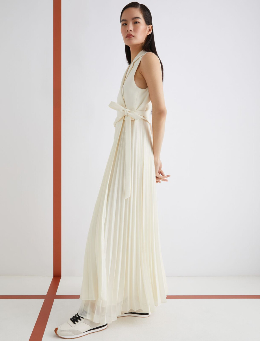 langes kleid aus zwei materialien - wolle weiss