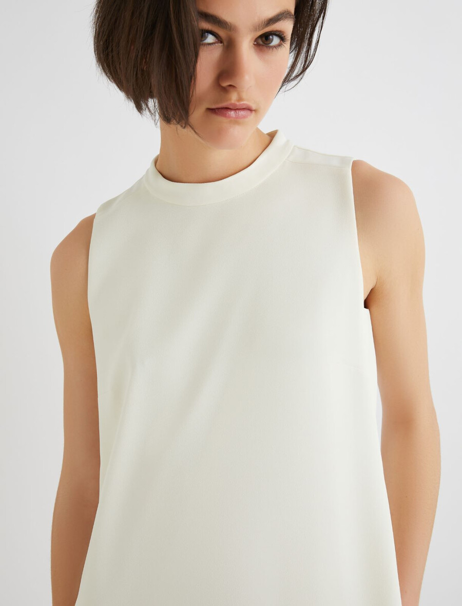 Ärmelloses kleid aus crêpe-envers-satin - wolle weiss