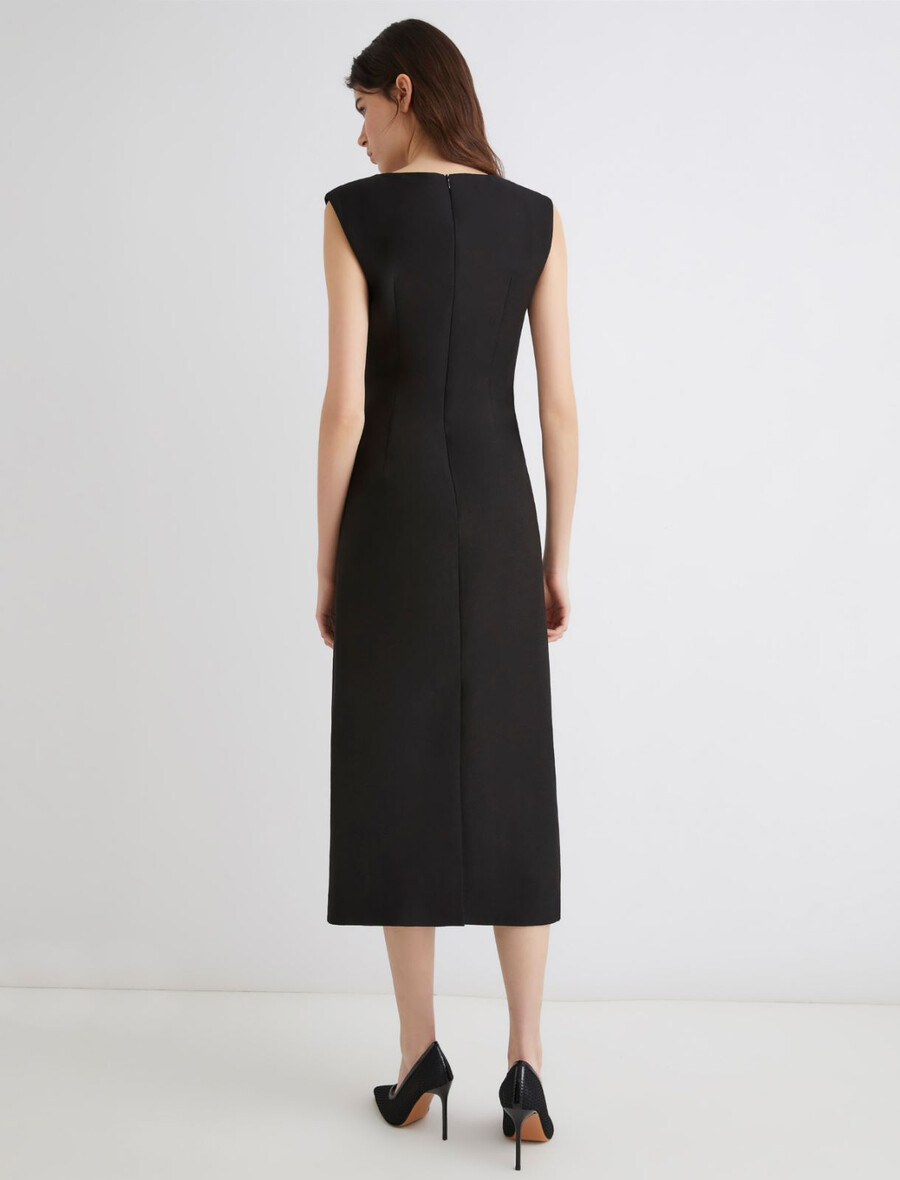 figurbetontes zobelkleid – schwarz
