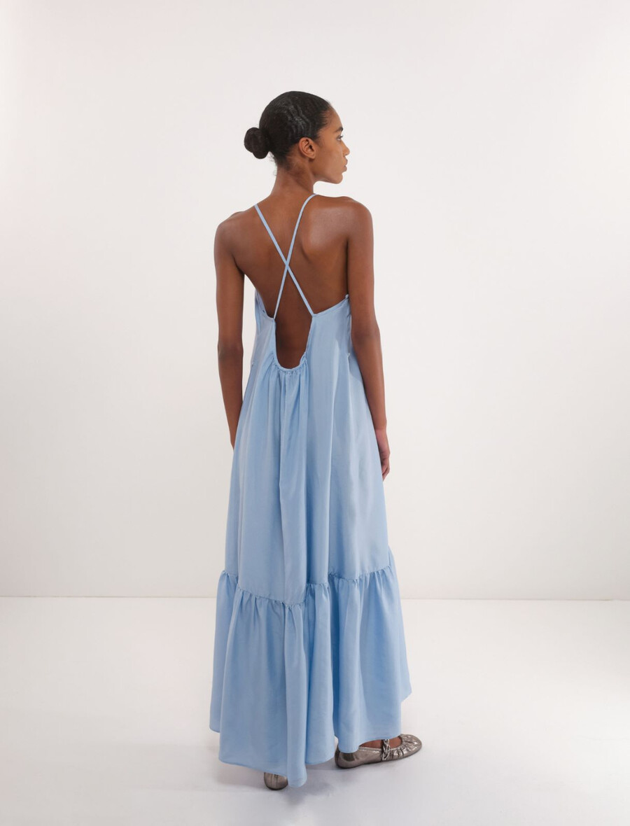 langes seidenkleid von habotai – hellblau