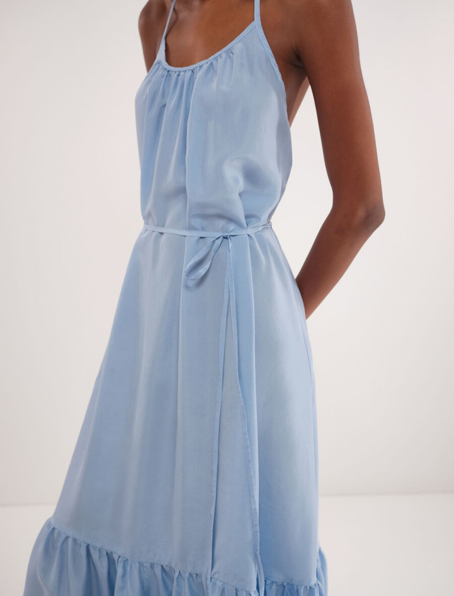 langes seidenkleid von habotai – hellblau