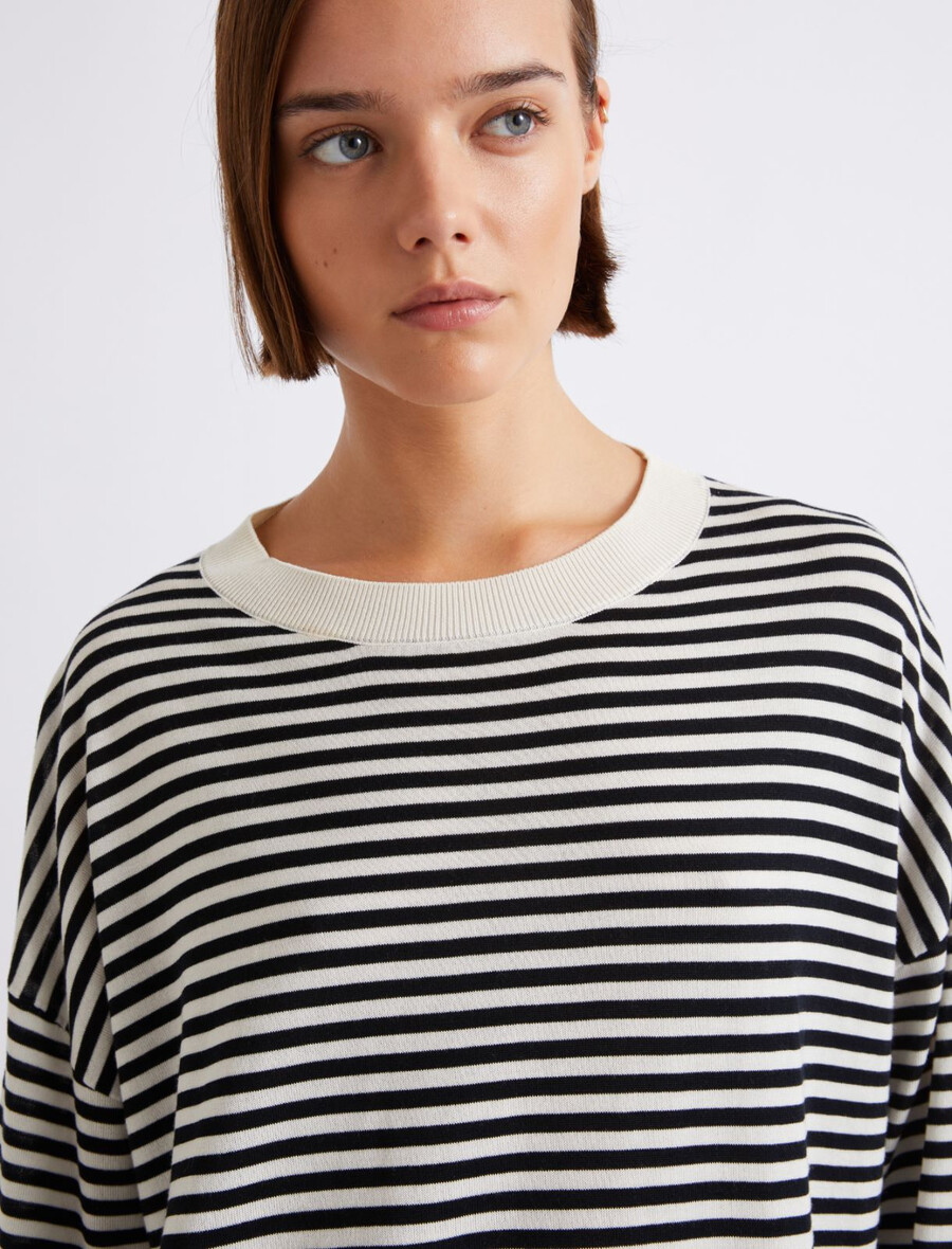 oversized-pullover mit rundhalsausschnitt – creme