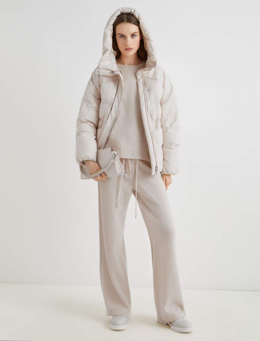 kastenförmiger pullover aus reiner wolle – creme