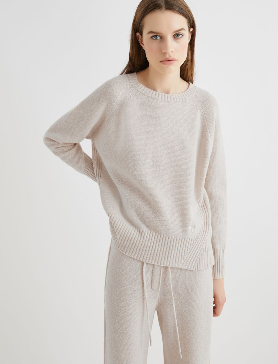 kastenförmiger pullover aus reiner wolle – creme