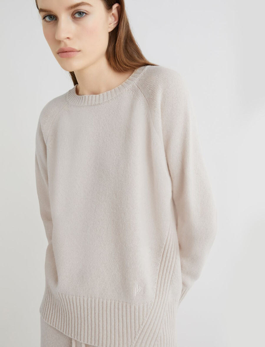 kastenförmiger pullover aus reiner wolle – creme