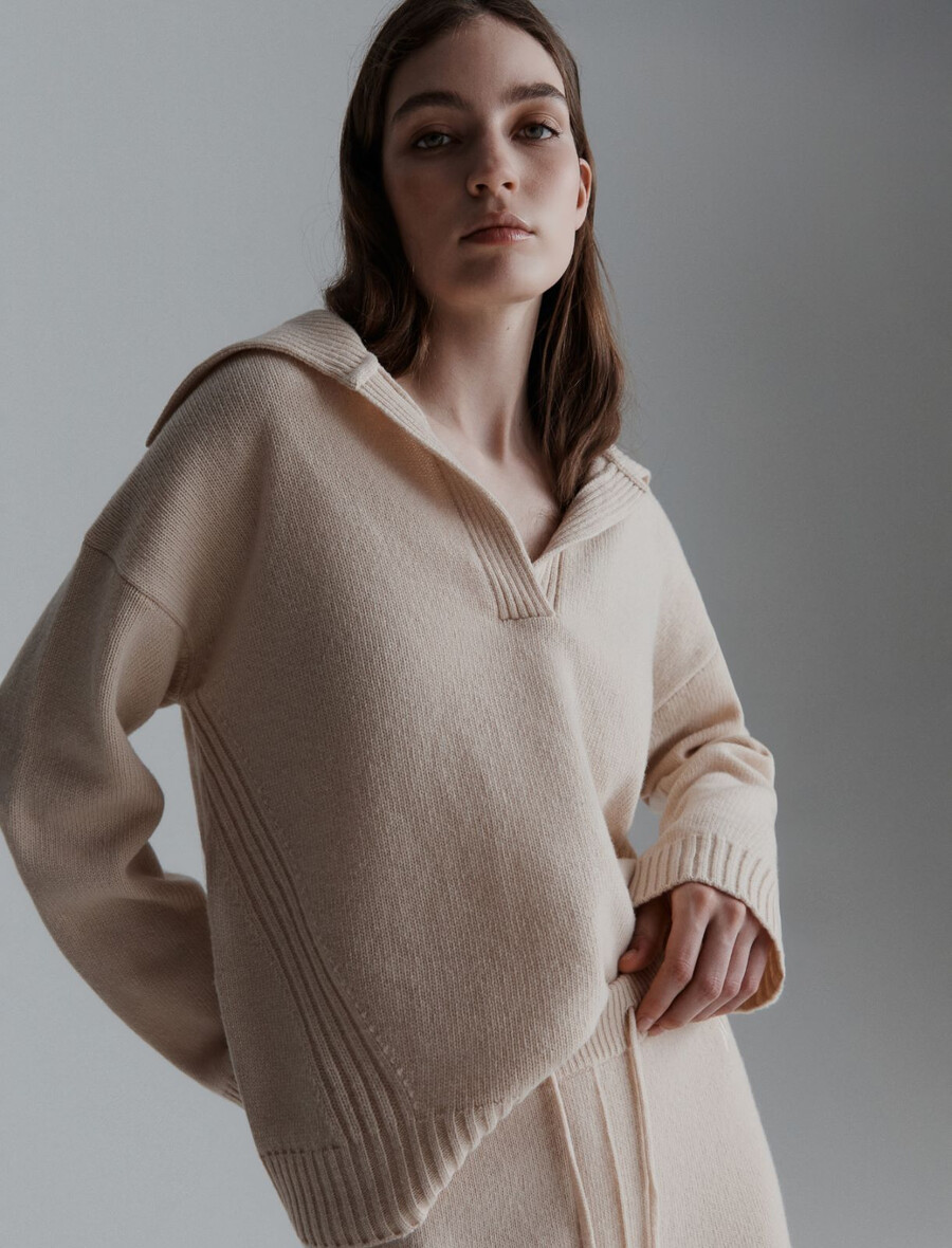 kastenförmiger rollkragenpullover – creme