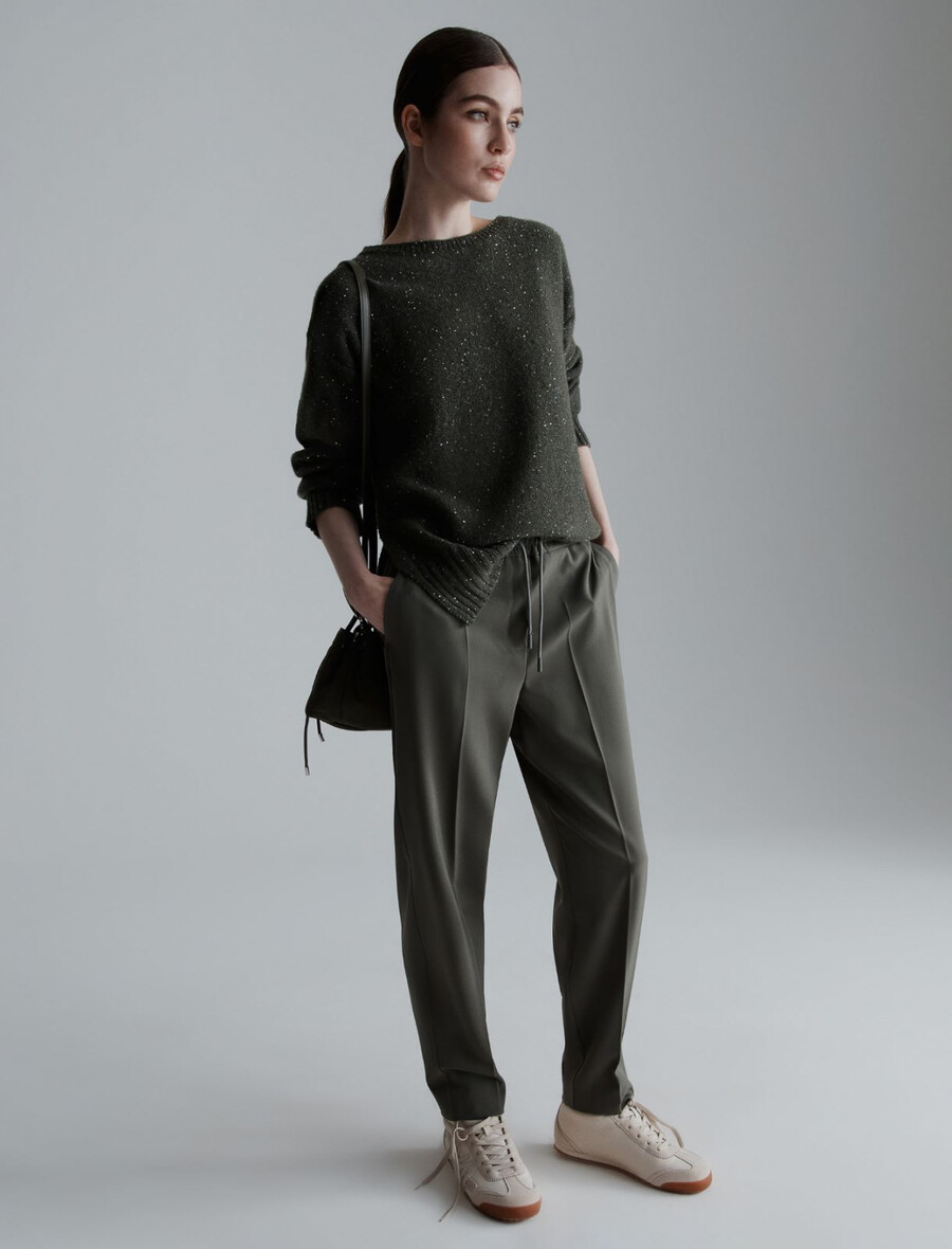 gerade geschnittener pullover aus kaschmirmischung – oliv