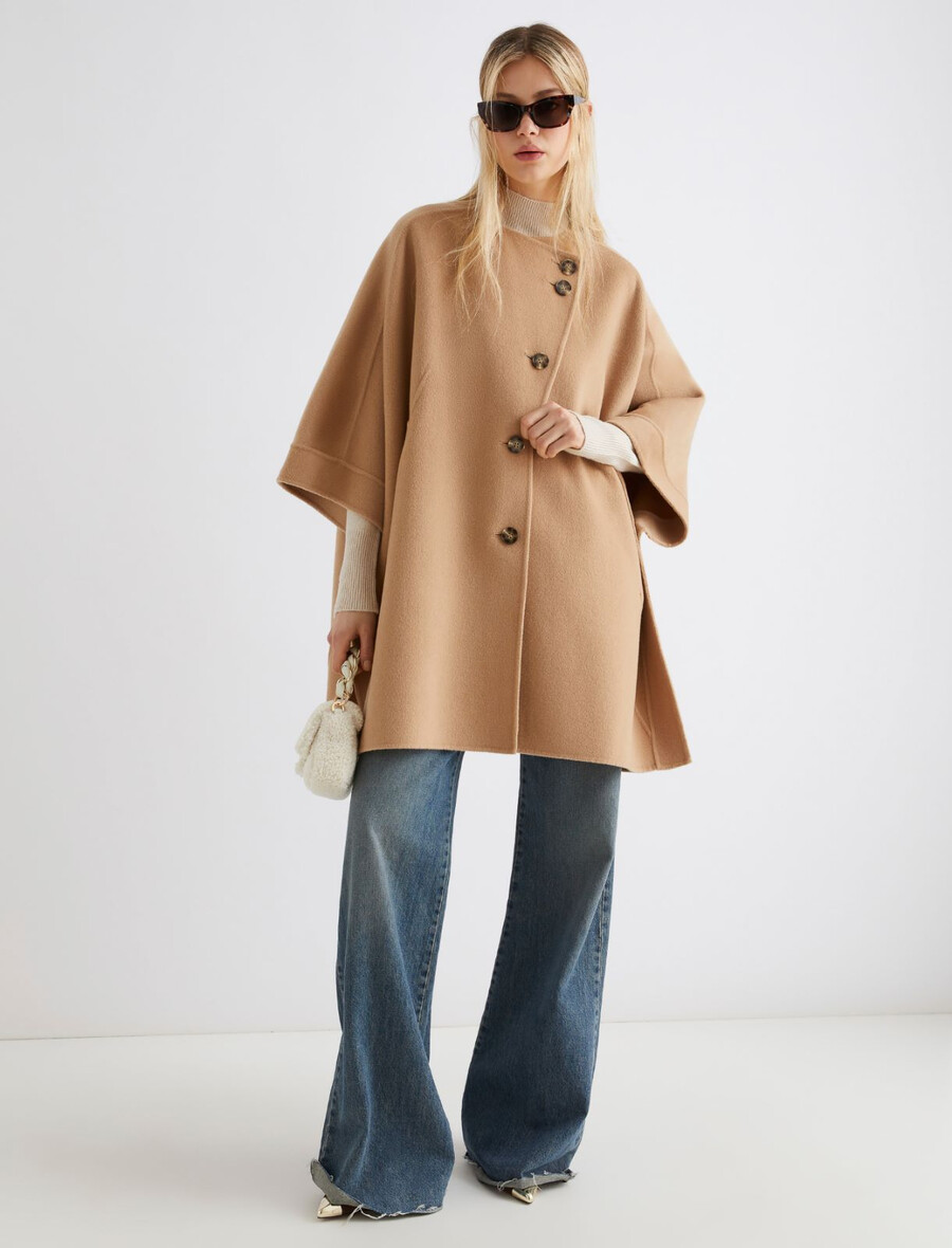 schmal geschnittener woll-kaschmir-pullover mit stehkragen – elfenbein