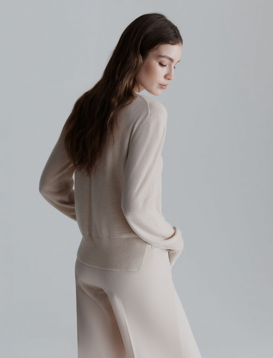rundhalspullover aus reinem kaschmir – creme