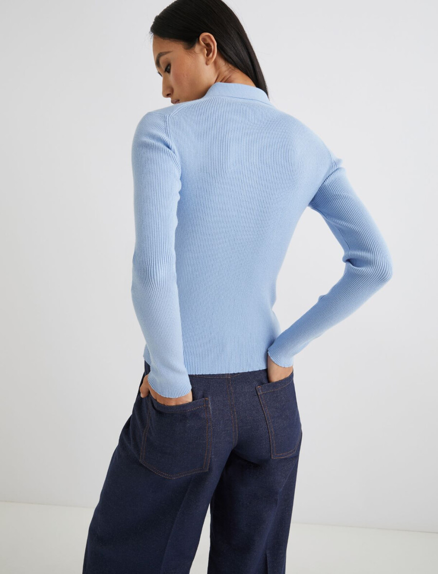 schmal geschnittenes strickpoloshirt – hellblau