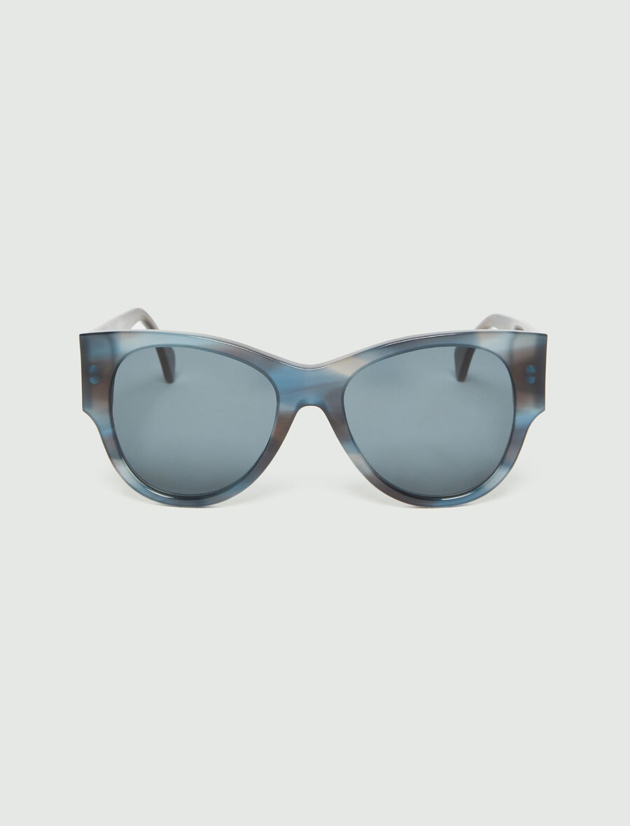 Übergroße sonnenbrille - blaue jeans