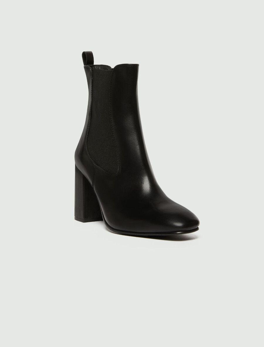 chelsea-boots mit absatz – schwarz