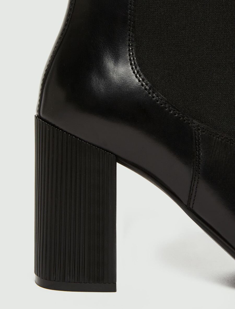 chelsea-boots mit absatz – schwarz