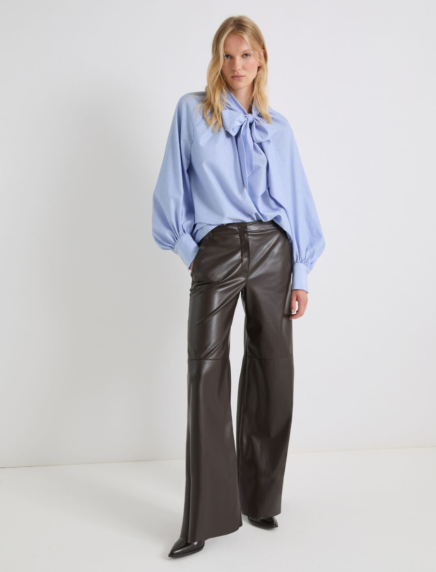 bluse mit schärpen-detail – hellblau