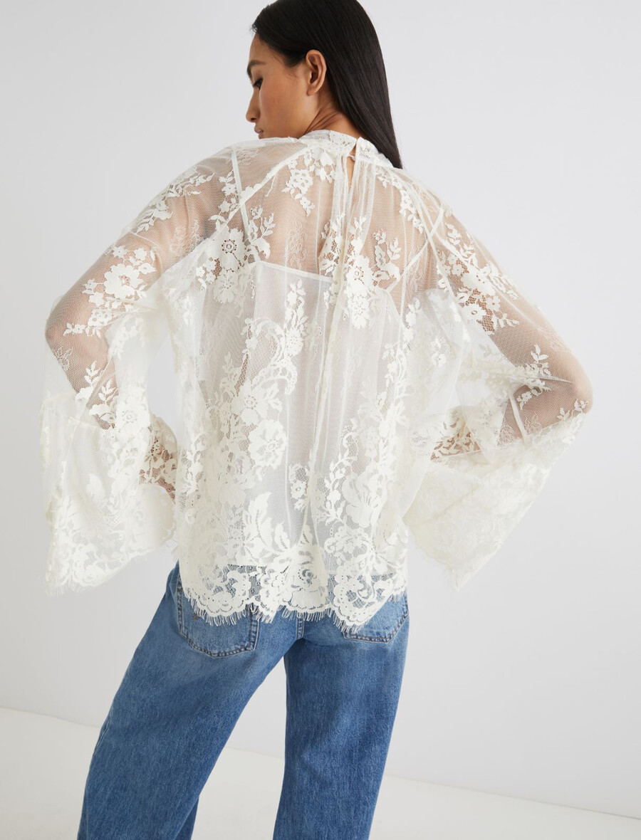 bluse mit chantilly-spitze und muschelsaum – creme