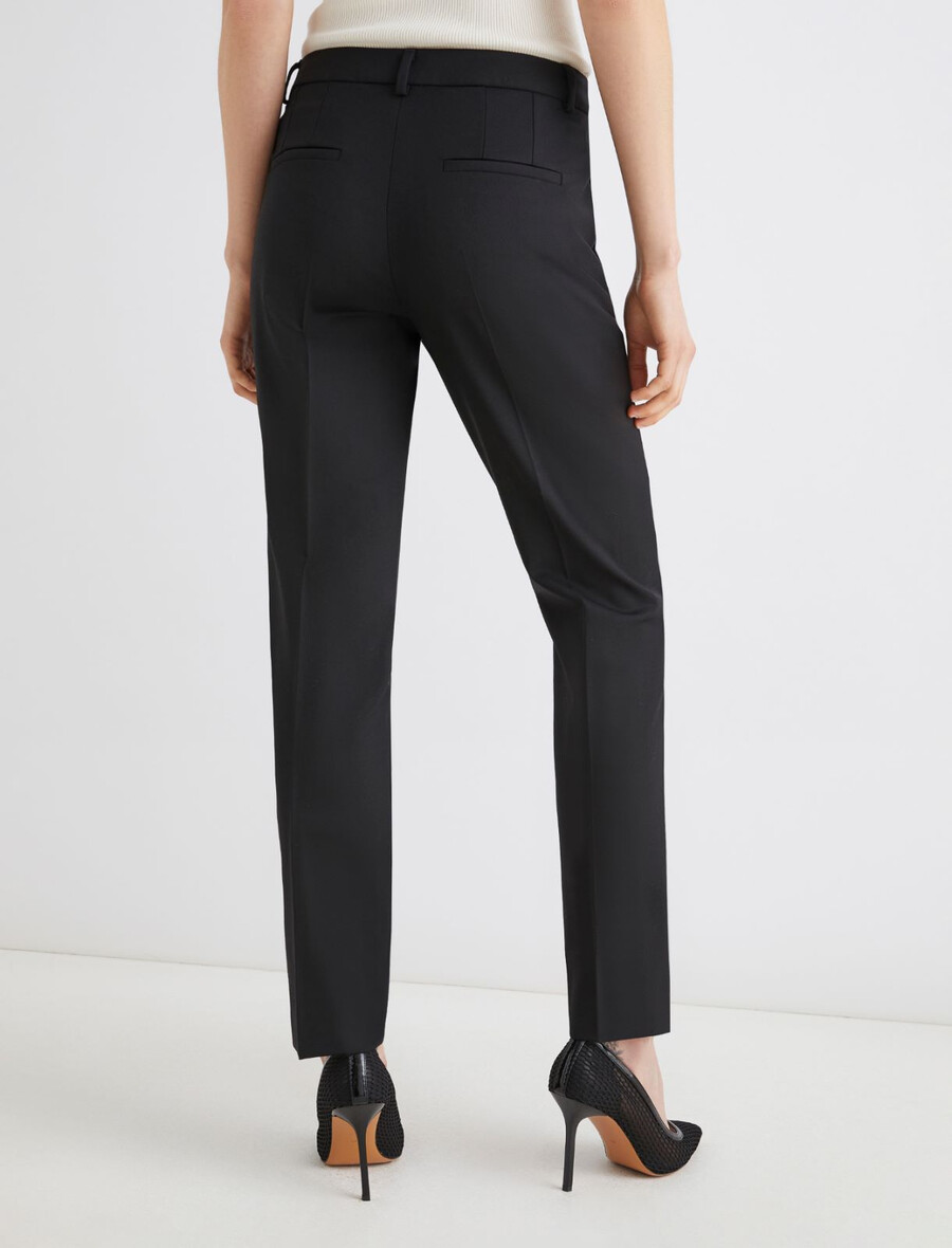 chino-hose aus stretchmaterial – schwarz