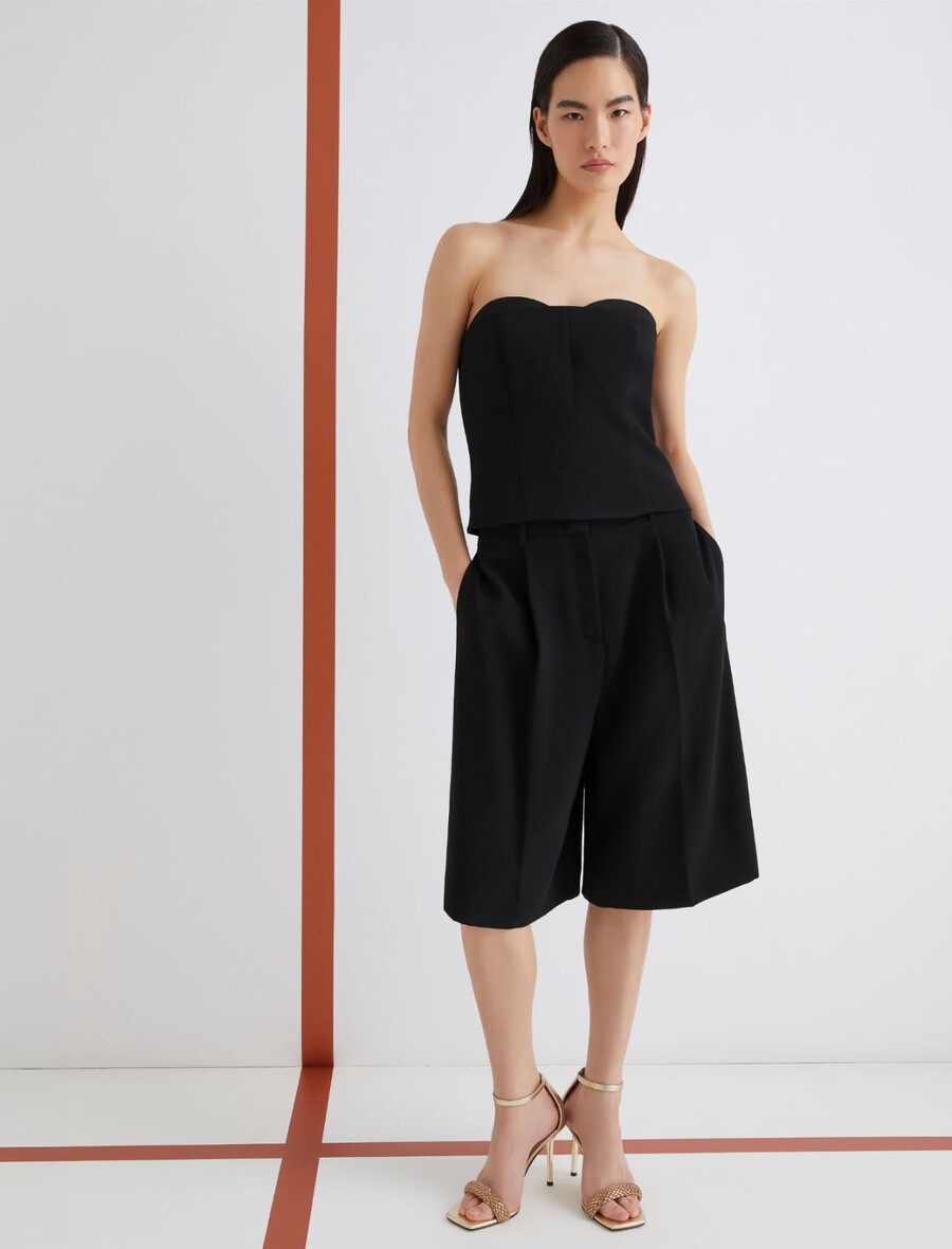abnähernde bermuda-shorts aus satin - schwarz