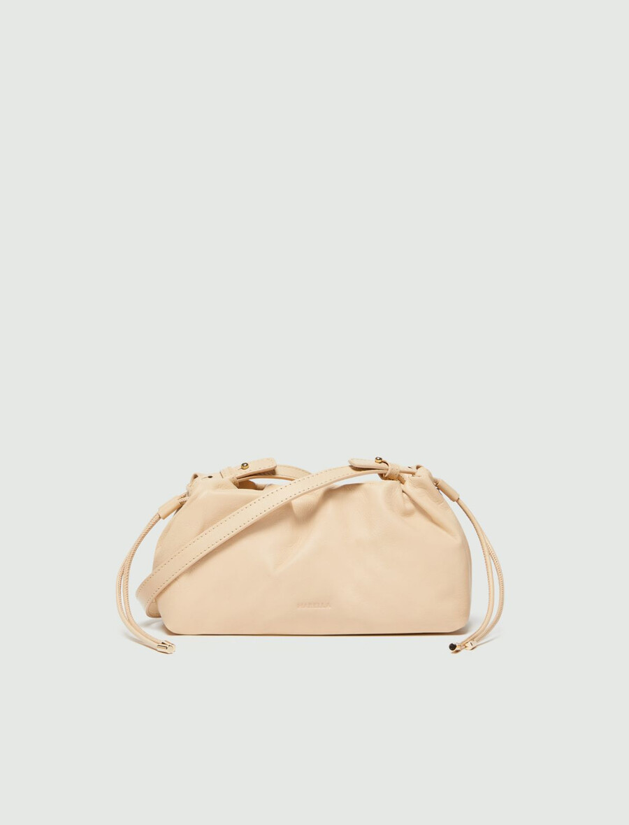 unstrukturierte tasche aus nappaleder – puder