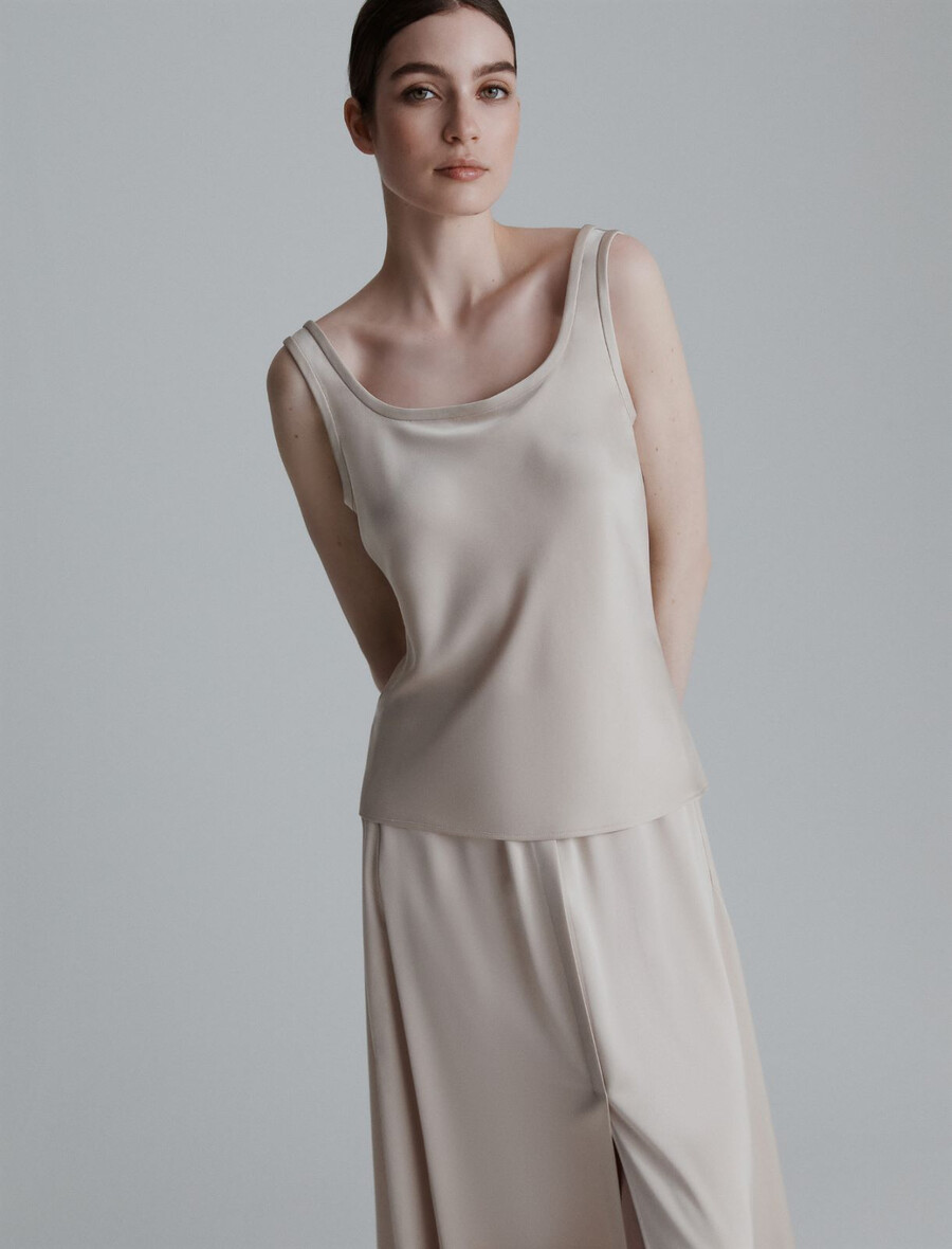 Ärmelloses satintop – creme