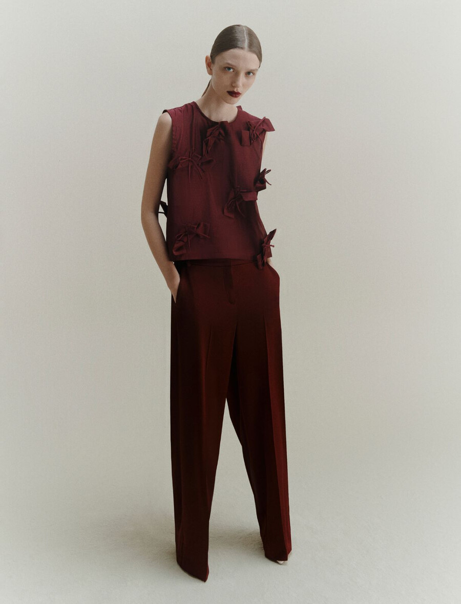bluse mit schleifendetail – bordeaux