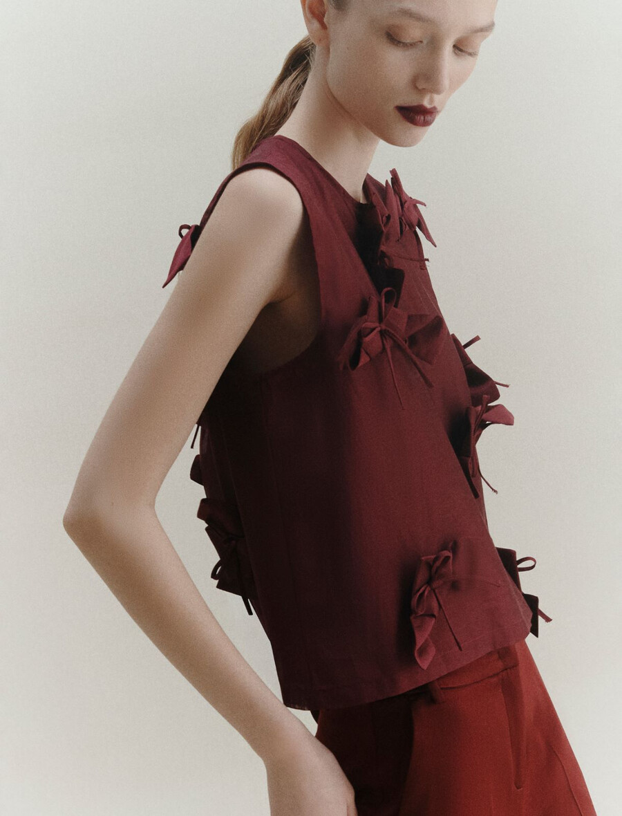 bluse mit schleifendetail – bordeaux