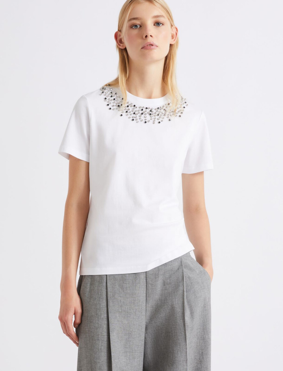 t-shirt mit schmuckdetails – optisches weiss