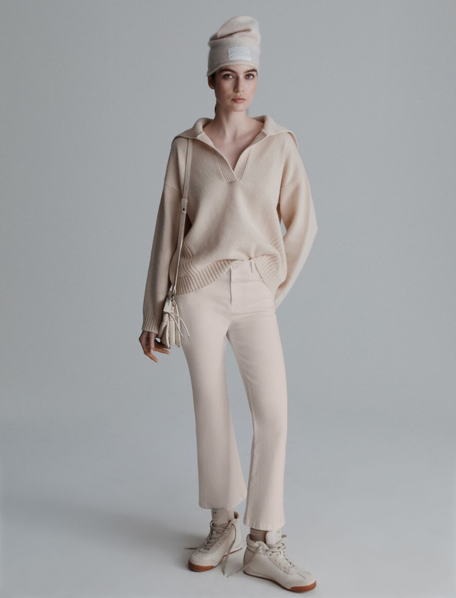 ausgestellte verkürzte jeans – creme
